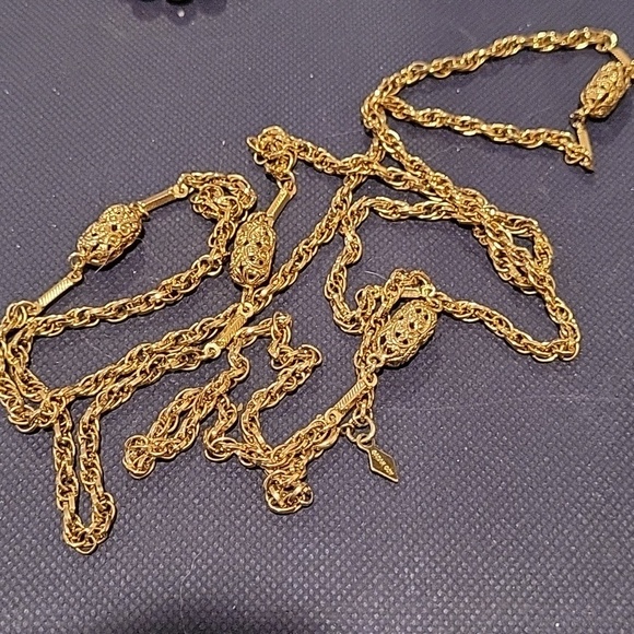 Necklaces - Picture 5 of 6